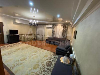 Продаю дом 5-ком. 220кв. м., этаж-2, 4-сот., стена кирпич, Баха/Гагарина.