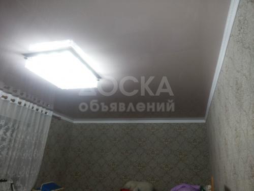 Продаю дом 7-ком., 200кв. м., этаж-1, 6-сот., стена саман, посреднику 1000$.