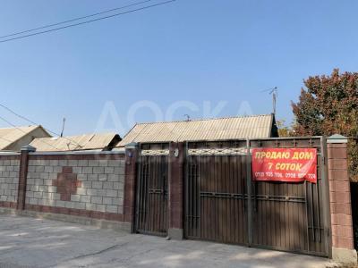 Продаю дом 4-ком. 68 квкв. м., этаж-1, 7-сот., стена саман, Саратовская 44.