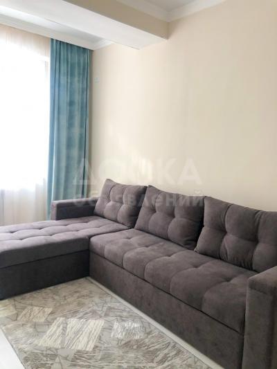 Продаю 1-комнатную квартиру, 43кв. м., этаж - 8/10, Ул. Каралаева.