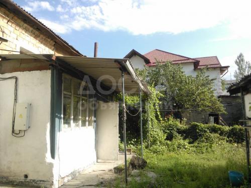 Продаю полдома 2-ком., 45кв. м., этаж-1, 3,5-сот., стена кирпич, Пр.Мира/Джаманбаева (БГУ).