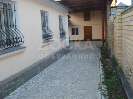 Срочно продаю дом из 4-х комнат+времянка, 4 мкр., пер. Ак-Буринский, 153тыс.$