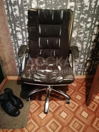 Офисное кресло