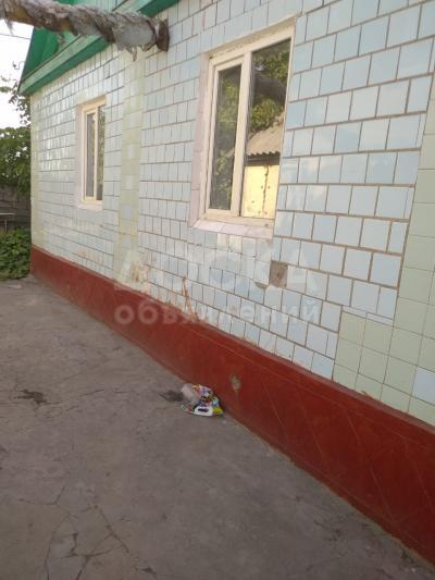 Продаю дом 8-ком. 105кв. м., этаж-1, 8-сот., стена кирпич,  село Новопокровка.