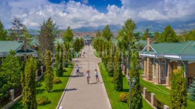 Продаю коттедж 2-ком. 42кв. м., этаж-1, 5-сот., стена кирпич, Карвен Иссык Куль, Северное побережье, с.Булан-Соготту, Иссык-Кульская область, Кыргызская Республика.