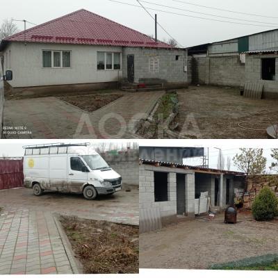 Продаю дом 5-ком. 144кв. м., этаж-1, 8-сот., стена кирпич, Б. Алыкулова 15 ж/м Ак Оргоо.