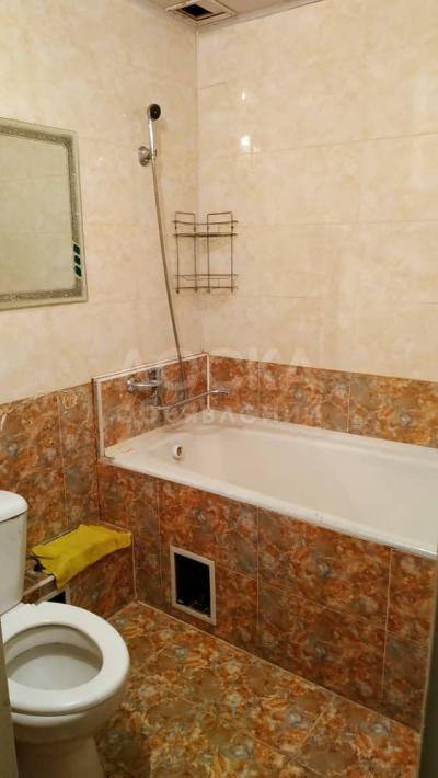 Продаю 1-комнатную квартиру, 30кв. м., этаж - 3/5, 10 мкр-н.