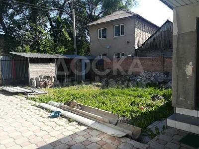 Продаю дом 3-ком. 70кв. м., этаж-1, 4-сот., стена кирпич, Свердловский район.