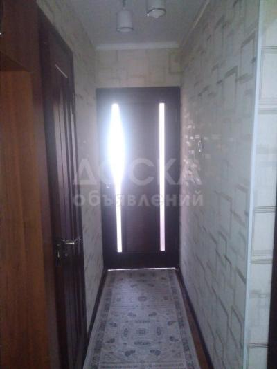 Продаю 2-комнатную квартиру, 48 кв метр кв. м., этаж - 1/4, 5 микрорайон , дом 14 .