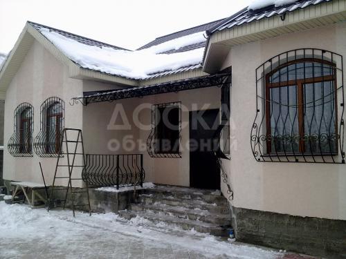 Изготовление и установка металлоконструкций: решеток, навесов и т.д.