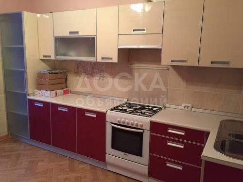 Продаю кухонный гарнитур+газовая плита в идеальном состоянии. Турция
