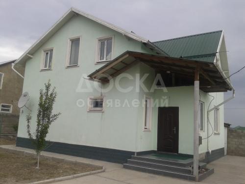 Продаю дом 6-ком., 136кв. м., этаж-2, 5-сот., стена кирпич, Н овопавлавка ж/м Алтын ордо.