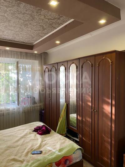 Продаю 5-комнатную квартиру, 96кв. м., этаж - 4/5, Сокулукский р-н г Шопоков новостройка .