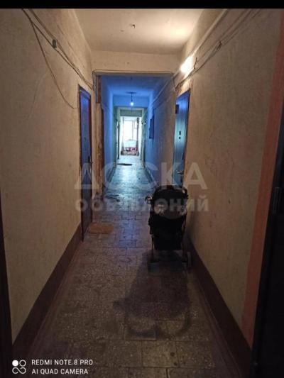 Продаю 1-комнатную квартиру, 33кв. м., этаж - 2/5, 5 мкр..