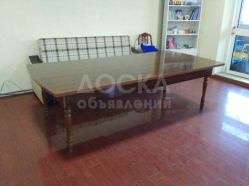 Продается новый стол ореховый. размер длина 120х260 cm
стол в идеальном состояний. окончательная цена 10000. адрес: аламедин рынок ул мусы джалиля 154 
номер; 0559599954 нурзат