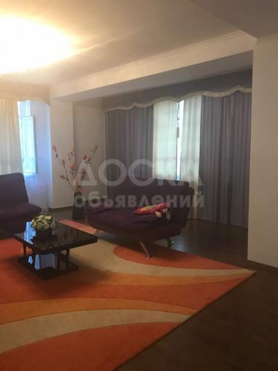 Продаю квартиру 3-ком., 121кв. м., этаж - 2/10, М-н Океан.