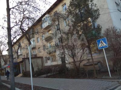 Продаю 1-комнатную квартиру, 33кв. м., этаж - 2/4, Тыныстанова/Боконбаева.