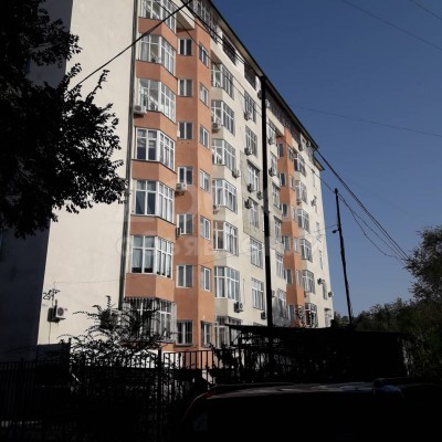 Продаю 3-комнатную квартиру, 163кв. м., этаж - 6/9, 5-мкр, в районе Каралаева/Донецкая..