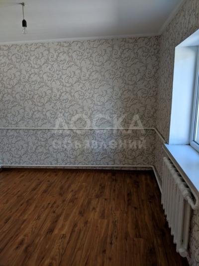 Продаю полдома 3-ком. 48кв. м., этаж-1, 3,7-сот., стена кирпич, Ул.Кызыл-Аскерская 48"а".