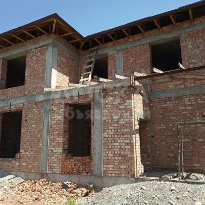 Продаю дом 6-ком. 250кв. м., этаж-2, 4-сот., стена кирпич, Горького/Панфилова..