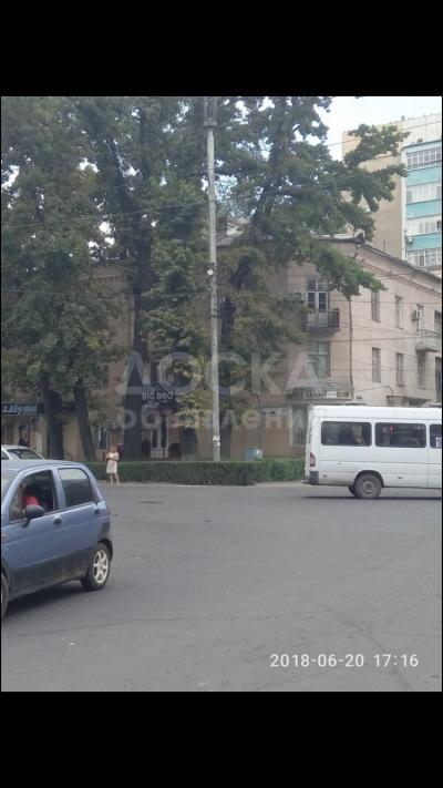 Продаю 2-комнатную квартиру, 44кв. м., этаж - 2/3, Чуй/Уметалиева .