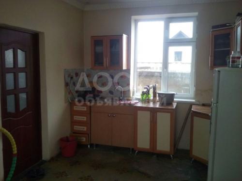 Продаю дом 5-ком., 115кв. м., этаж-2, 6-сот., стена кирпич, Бишкек.