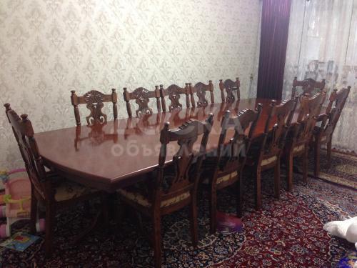 Большой гостиный стол и 12 стульев