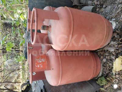 Продаю газовые баллоны 4 штуки б/у