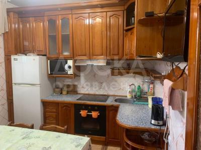 Продаю таунхаус 3-ком. 180кв. м., этаж-3, 3.5-сот., стена другое, мкр. Достук.