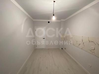 Продаю 2-комнатную квартиру, 63кв. м., этаж - 8/10, азия молл.