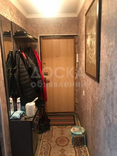 Продаю квартиру 2-ком., 43кв. м., этаж - 3/5, Боконбаева-Молодая гвардия .