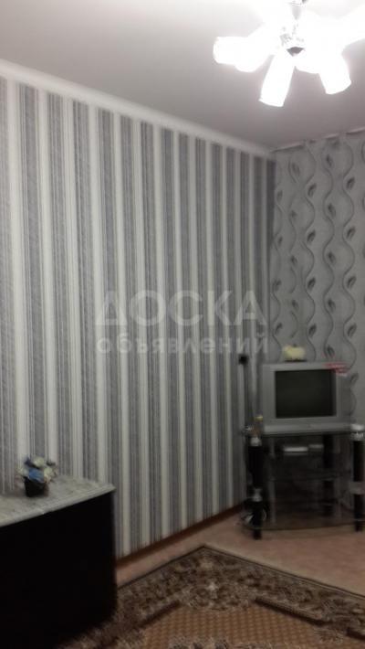 Продаю квартиру 2-ком., 67кв. м., этаж - 7/9, микрорайон "Аламедин-1".