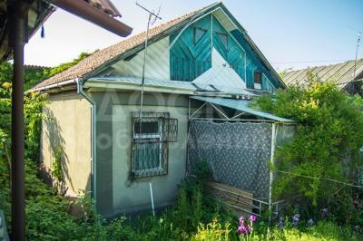 Продаю дом 3-ком. 14кв. м., этаж-1, 14-сот., стена кирпич, Кольцевая улица.