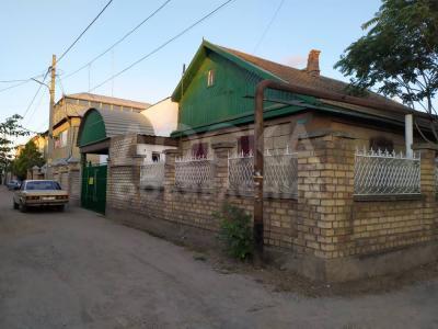 Продаю дом 1-ком. 1кв. м., этаж-1, 5-сот., стена кирпич, ТЭЦ.