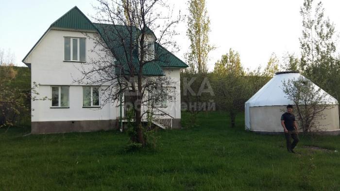 Продаю дом 5-ком., 150кв. м., этаж-2, 20-сот., стена кирпич, село Кашка-Суу, по дороге в Ала-Арчу.