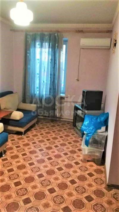 Продаю 2-комнатную квартиру, 41кв. м., этаж - 1/2, М.Гвардия/Ленинградская.