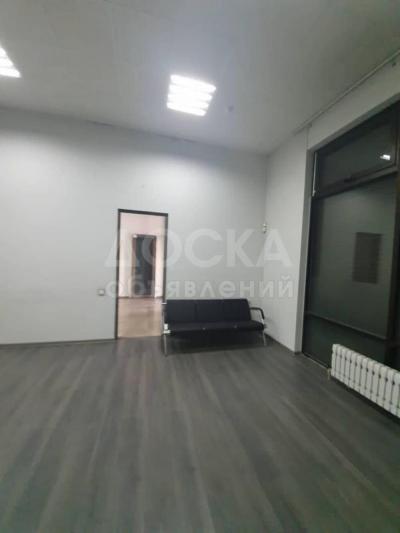 Продаю офисное помещение 217кв. м., Раззакова/Эркиндик. .