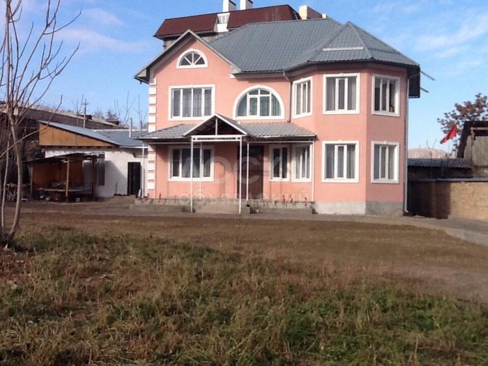 Продаю 2-х этажный дом