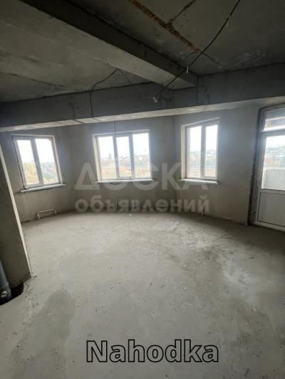 Продаю 3-комнатную квартиру, 132кв. м., этаж - 9/9, мкр. Аламедин-1.