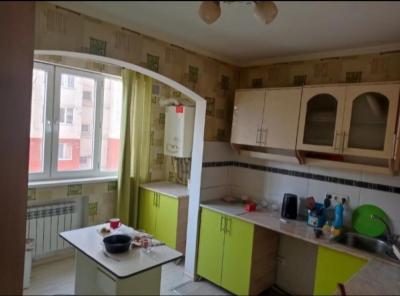 Продаю срочно 2к квартиру в мкр.Сары Челек