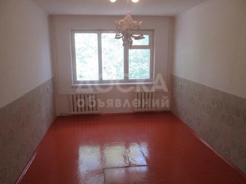 Продаю квартиру 3-ком., 68м2кв. м., этаж - 1/4, 10-мкр.