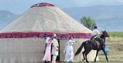 Юрта, Сдаю 4000c или продаю 4000$ c отделкой из натуральных материалов, плотный войлок, 4000с/день