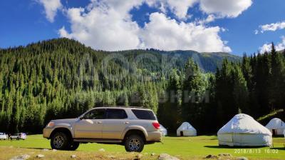 Внедорожник Тайота Seguoia транспоотные услуги