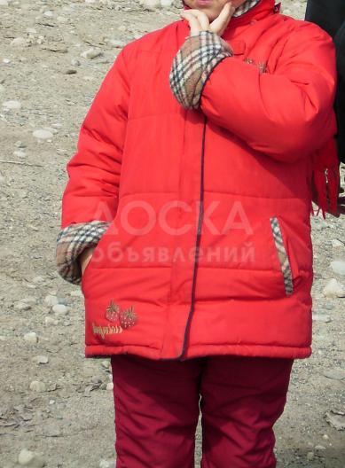 продаю куртку на девочку б/у
