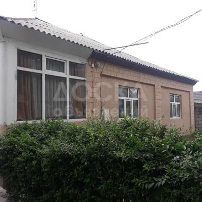 Продаю дом 4-ком. 82кв. м., этаж-1, 5-сот., стена кирпич, ак ордо .