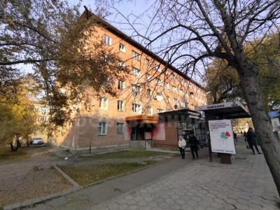 Срочно продаю 1 комнатную квартиру 18 м2, гостин.типа, 5/5 эт, р-н Комфорт,Бишкек 960 500 сом. (11 300$)