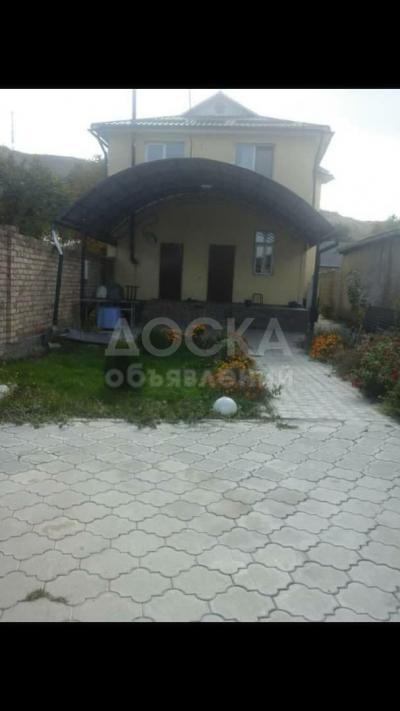 Продаю дом 4-ком. 145кв. м., этаж-2, 4-сот., стена кирпич, С. Орто-Сай.