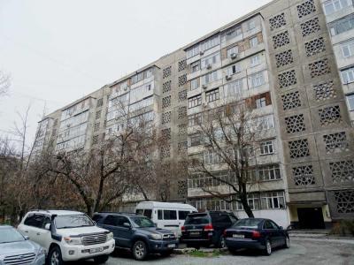 Продаю 2-комнатную квартиру, 53кв. м., этаж - 9/9, Восток 5.