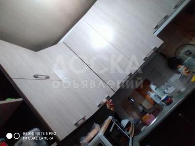 Продаю 2-комнатную квартиру, 50кв. м., этаж - 1/4, 6 микр дом 40 .