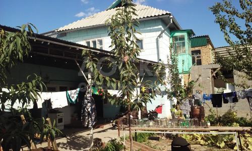 Продаю дом 7-9-ком., 52кв. м., этаж-2, 6,5-сот., стена саман, Набережная.